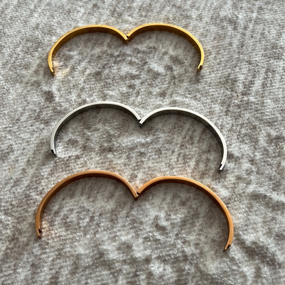 Bracelets - Picture 11 of 12